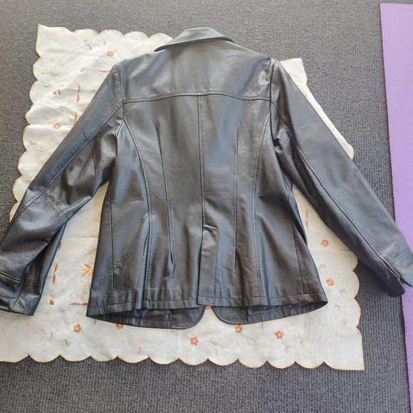 Sold✨100% leather blazer Jacket - Picture 4 of 11